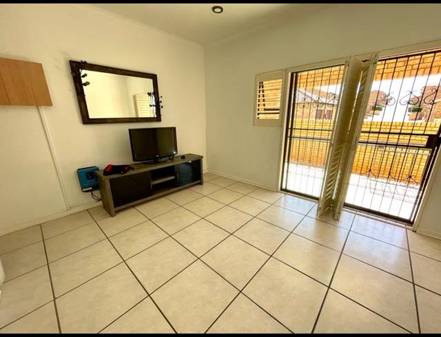 2 BEDROOM TOWNHOUSE FOR SALE IN CHANCLIFF RIDGE